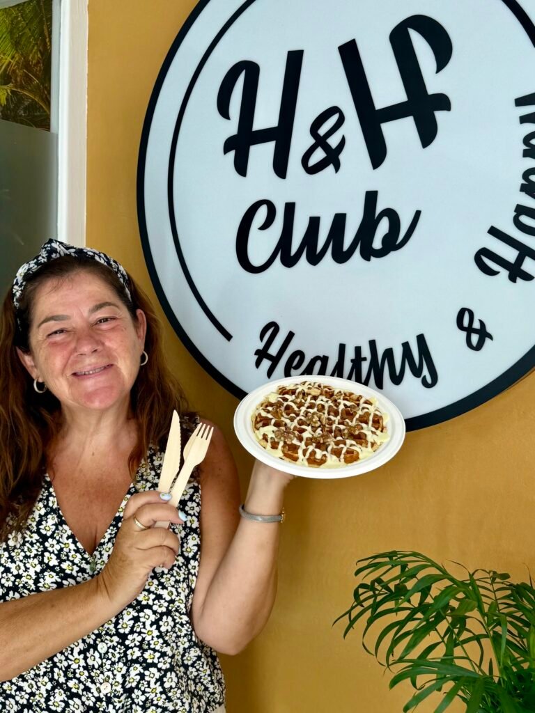 Healthy and Happy Club - Tomando un grofe delicioso en Ibiza
